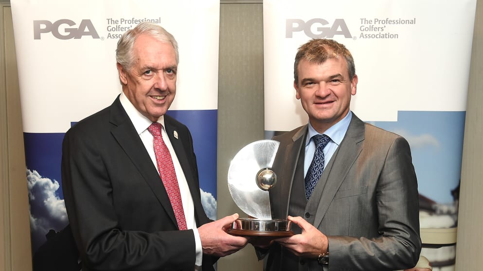 Paul Lawrie receives the PGA Recognition Award