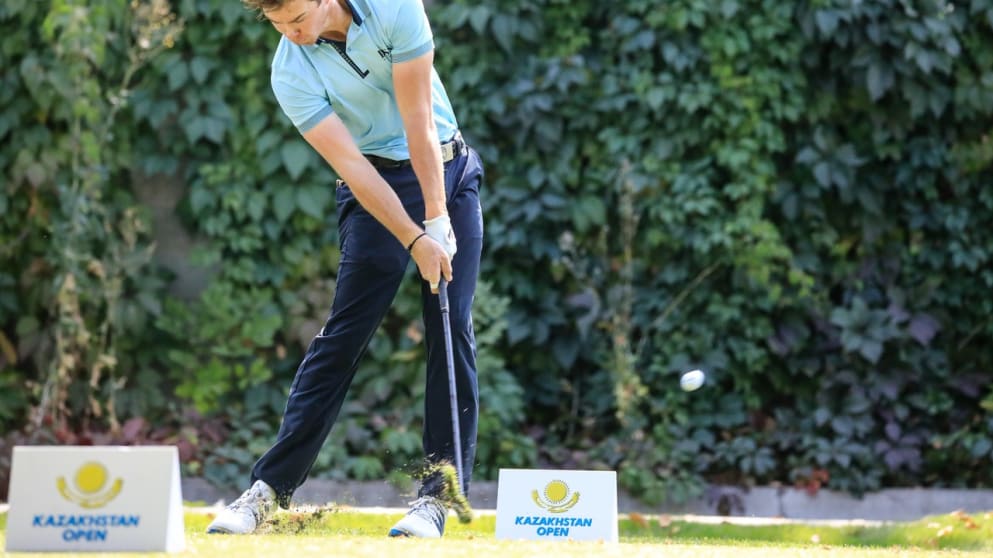 Sean Crocker tees off (Phil Inglis)