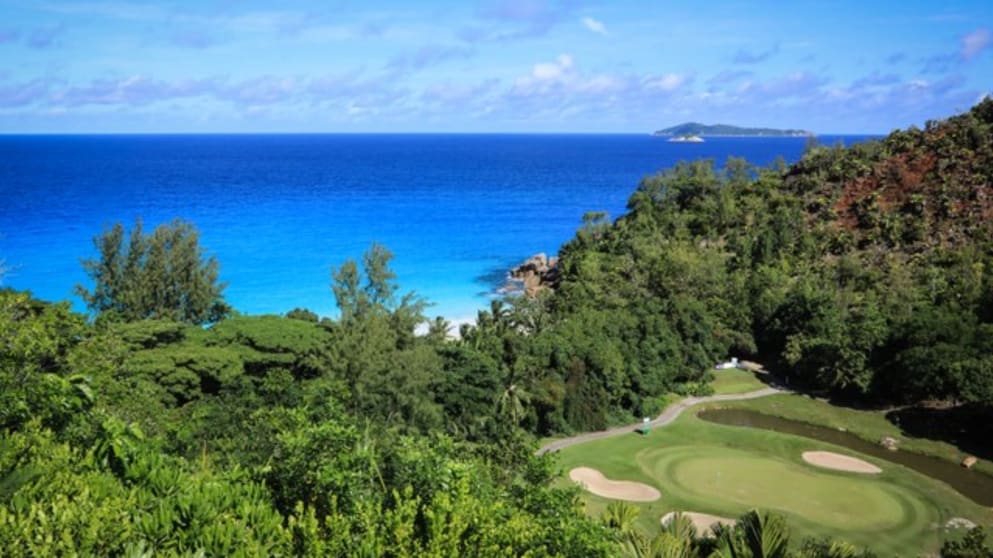 The 15th green at Constance Lemuria