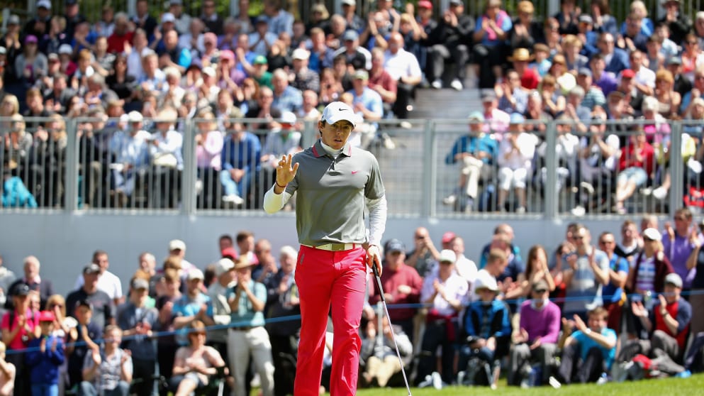Rory McIlroy celebrates a birdie on the 7th green 