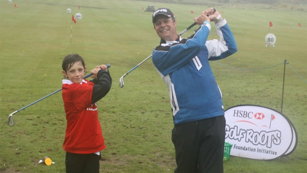 John King offers tips to youngsters at the ISPS Handa PGA Seniors Championship