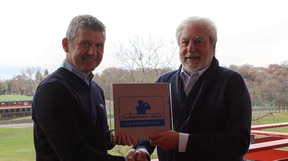 Villaverde plaque handover