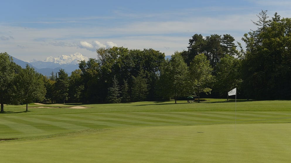 The 18th green at Golf Club de Genève (credit Chris Turvey)