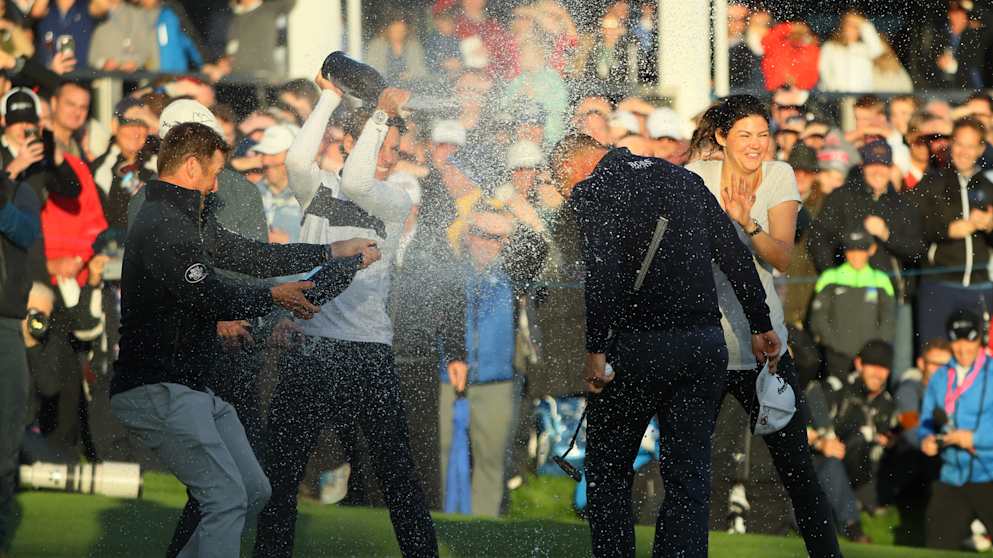 Alex Noren celebrates with his fellow Swedes