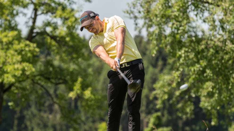 Marcel Schneider tees off in the final round (credit Emanuel Stotzer)