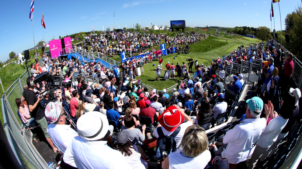 Eddie Pepperell tees off at GolfSixes