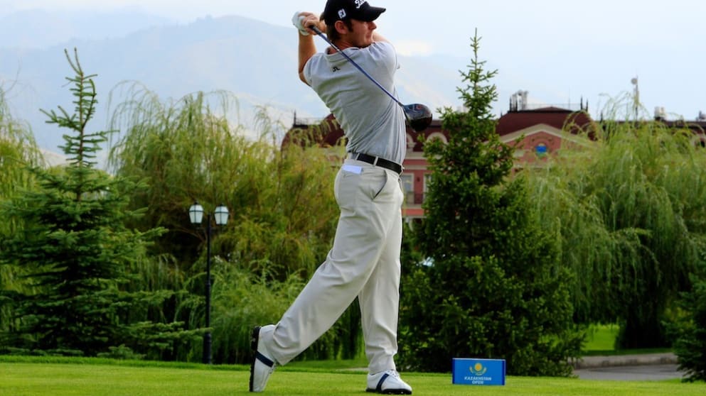 Scott Henry (Phil Inglis)