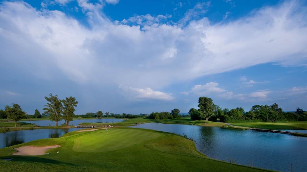 Diamond Country Club