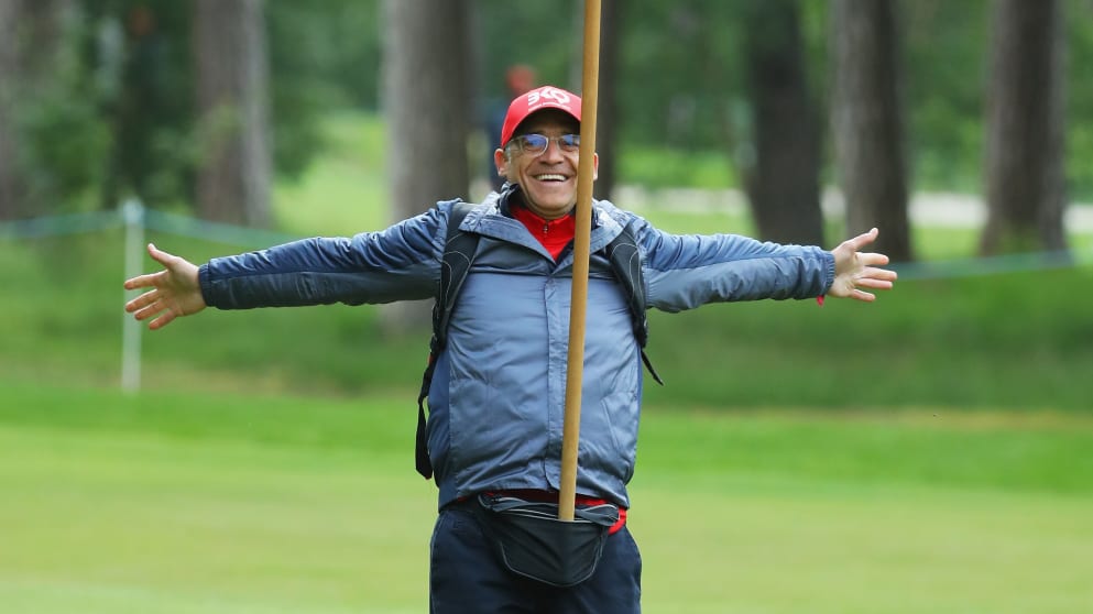 A scoreboard carrier at the Belgian Knockout
