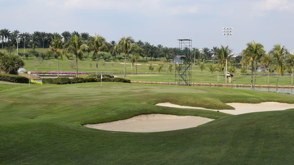 17th green at Glenmarie Golf and Country Club