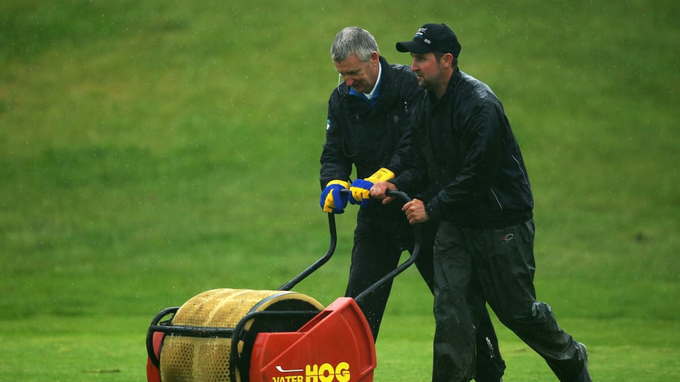 Head greenkeeper Helmut Buxbaum (right) is assisted by Tournament Director Mark Litton (pic by GEPA Pictures)