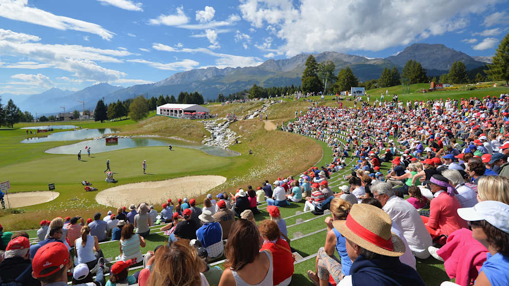 The short 13th hole features a wonderful ampitheatre for fans.