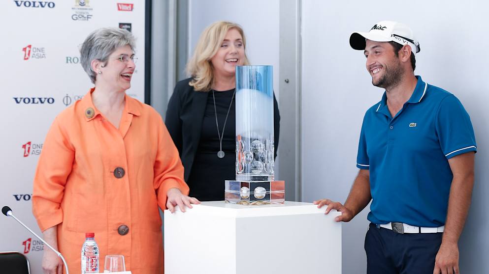 L-R: Erika Lagerbielke, designer and Professor at Linnaeus University; Eva Hanner Larson, Programme Chief Designer for Volvo Cars; and defending champion Alex Levy 