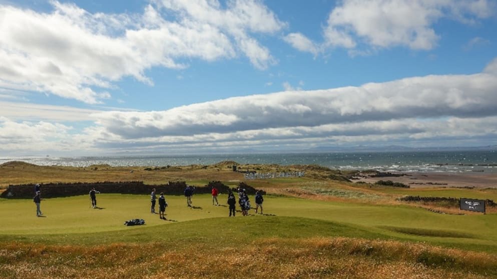 14th green public grandstand