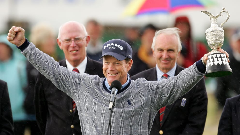 Tom Watson lifts the trophy in 2007