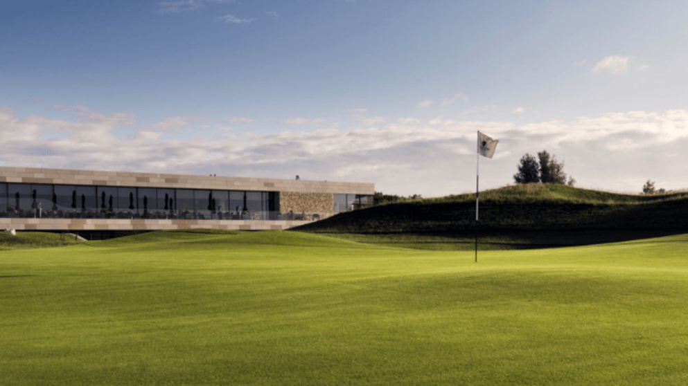 The 18th hole at The International