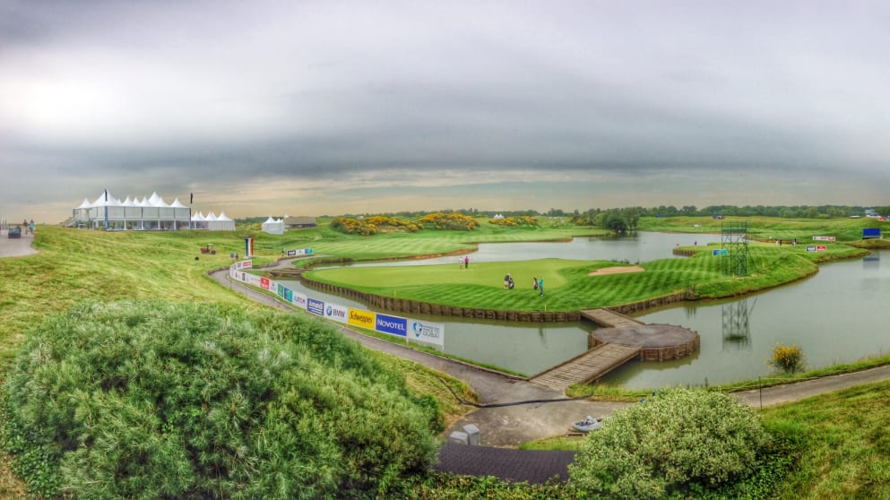 Le Golf National has many ampitheatres...