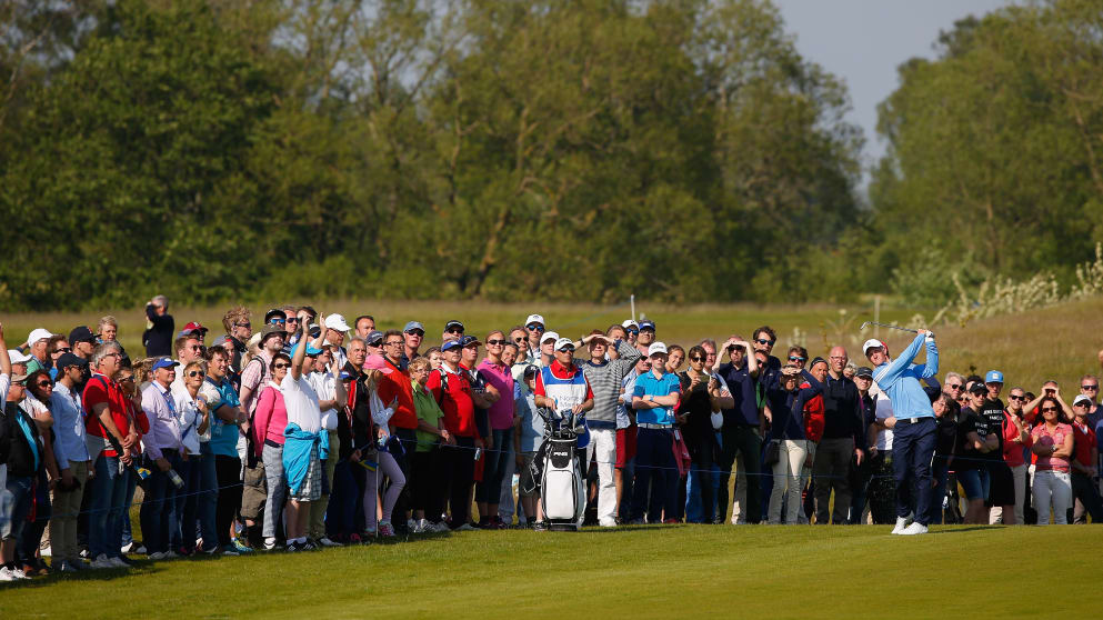 Crowds marvel over Marcus Kinhult of Sweden on the eigth