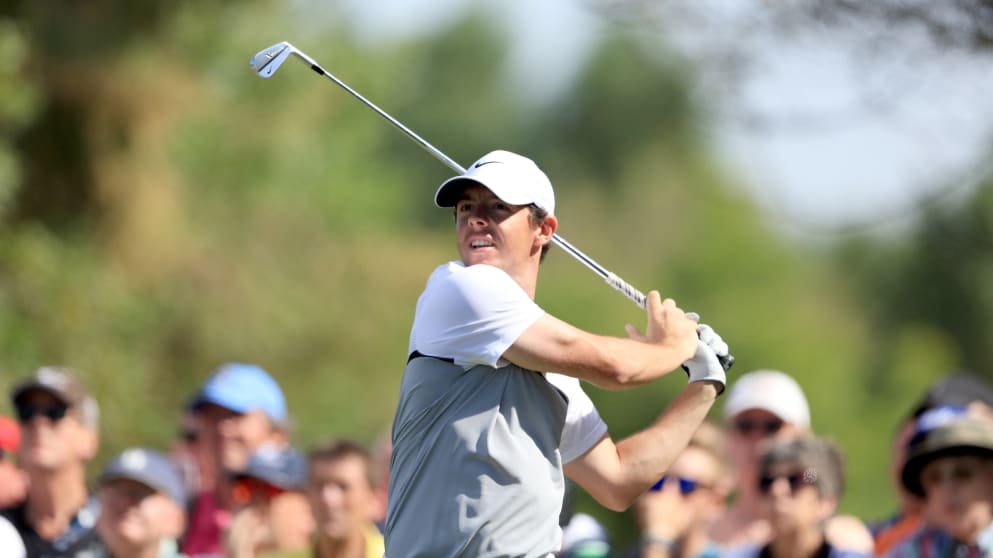 Rory McIlroy on the par 3, fourth hole during the final round of the 2015 DP World Tour Championship 