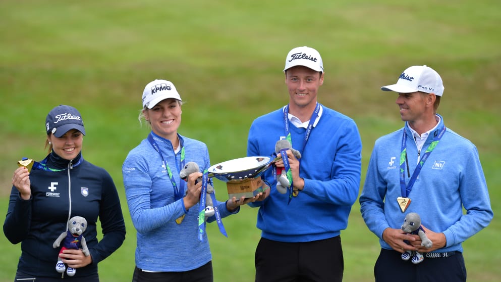 Iceland pose with their gold medals