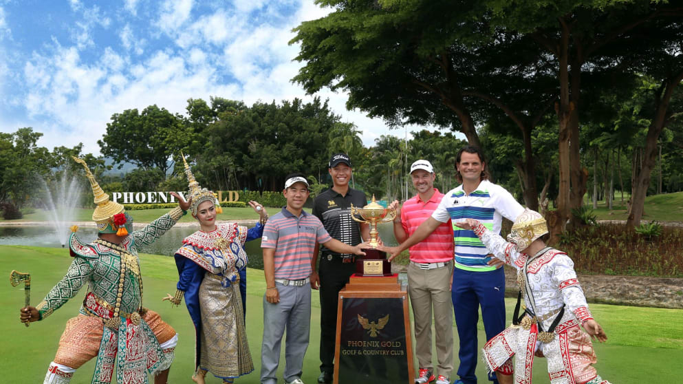 Players launch the King's Cup