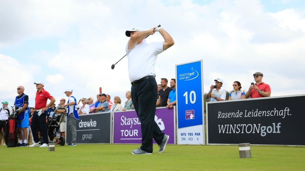 Stephen Dodd tees off the tenth (credit Phil Inglis)
