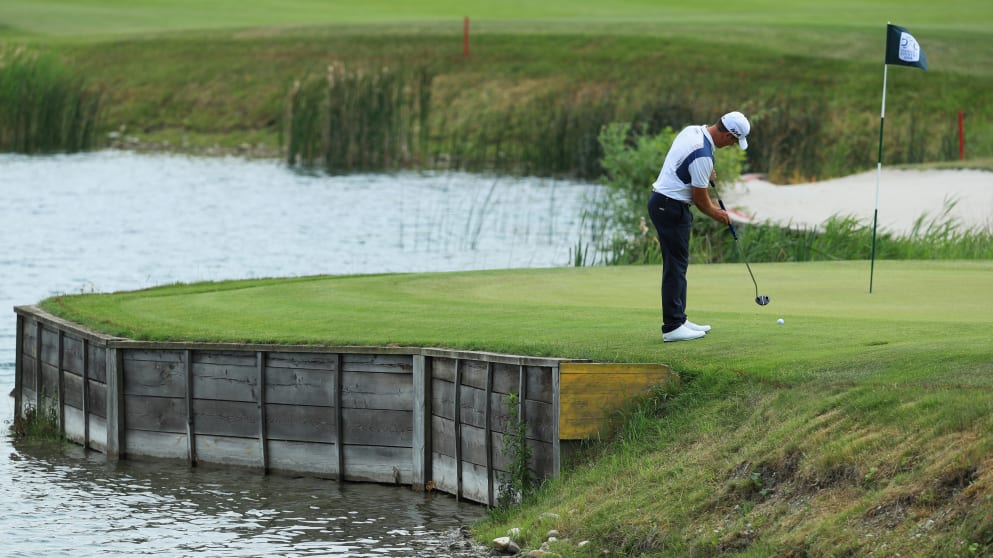 Steve Webster - putts on the 7th green during day three of the 2018 Shot Clock Masters