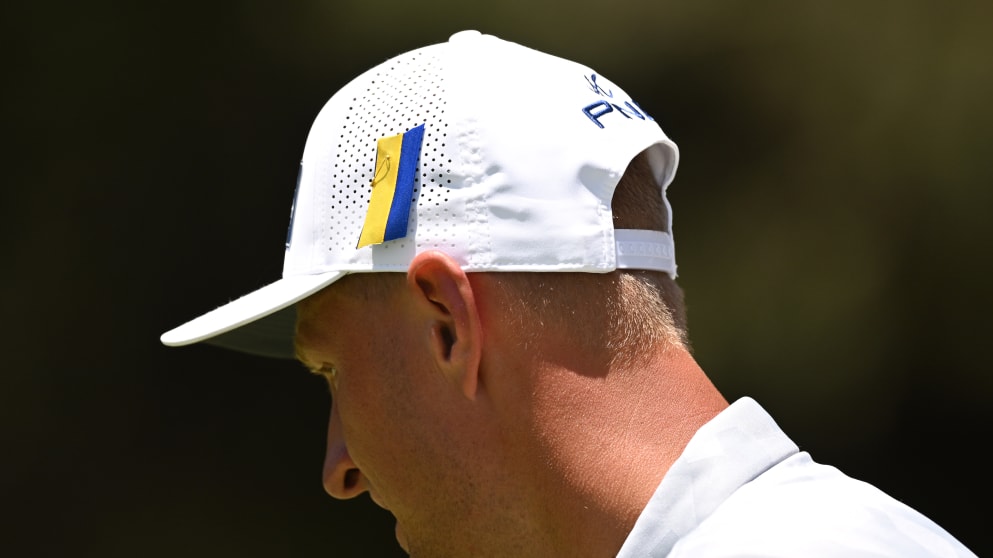 Adrian Meronk Ukraine ribbon