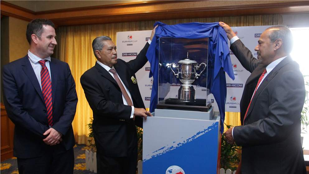 Tun Ahmad Sarji Abdul Hamid, Chairman, Professional Golf of Malaysia, with Datuk Mohamed Razeek Md Hussain, Chief Operating Officer of presenting partner DRB-HICOM and Charlie Tingey, Senior Director, EurAsia Golf