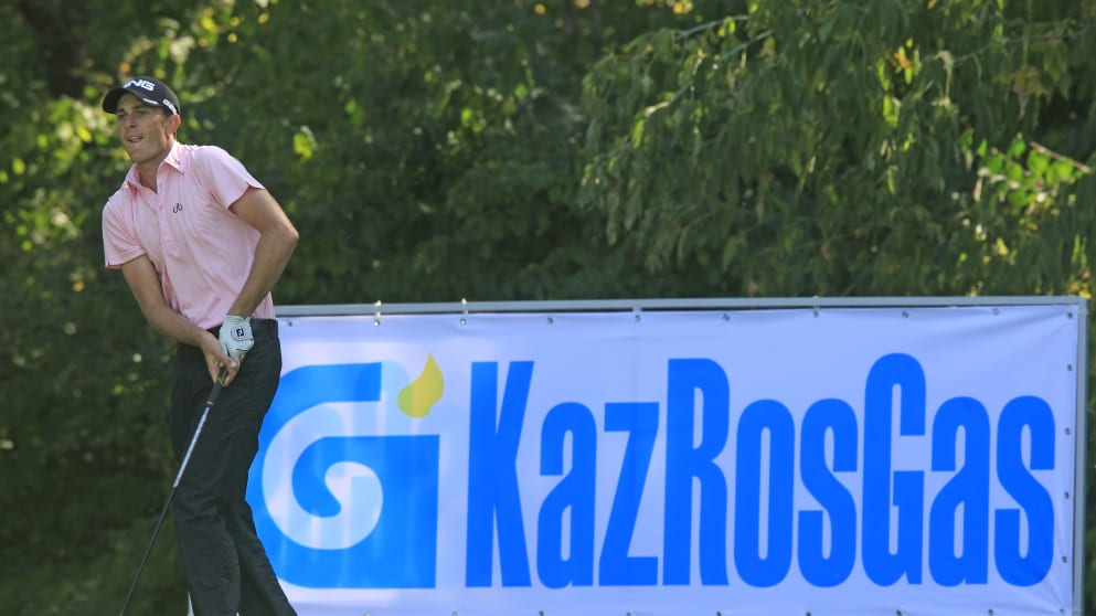 Scott Arnold (Phil Inglis)