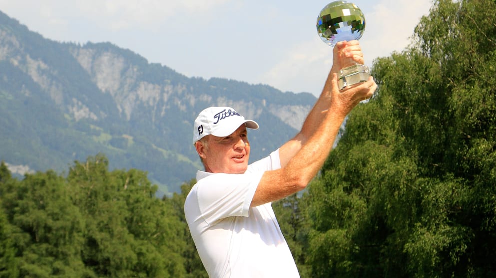 2015 Champion Gordon Manson poses with Swiss Seniors Open trophy