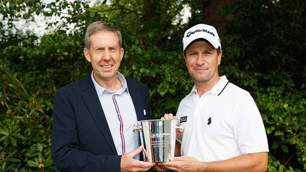Steve Webster receives an ice bucket marking his 500th European Tour appearances