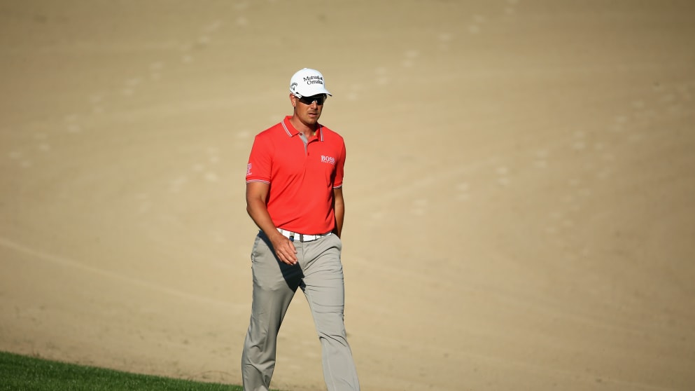 Stenson Walks The Fairway In Dubai