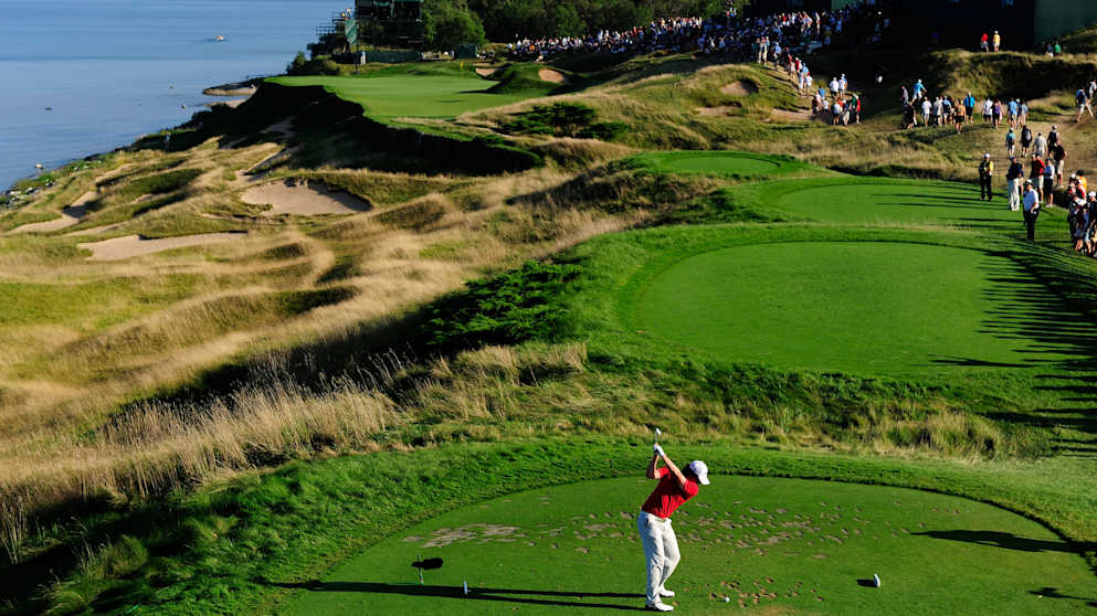 Rory McIlroy on the 17th in 2010