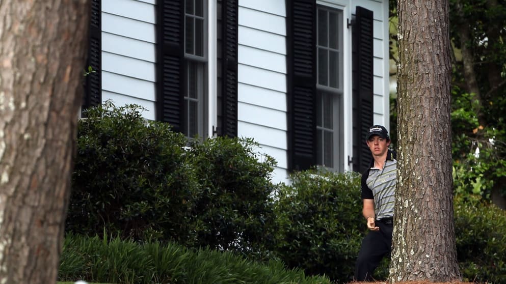 Rory McIlroy in trouble on the tenth