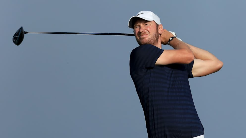 MUSCAT, OMAN - FEBRUARY 16:  Chris Wood of England tees off on the par for 18th hole during the second round of the NBO Oman Open at Al Mouj Golf on February 16, 2018 in Muscat, Oman.  (Photo by Andrew Redington/Getty Images)