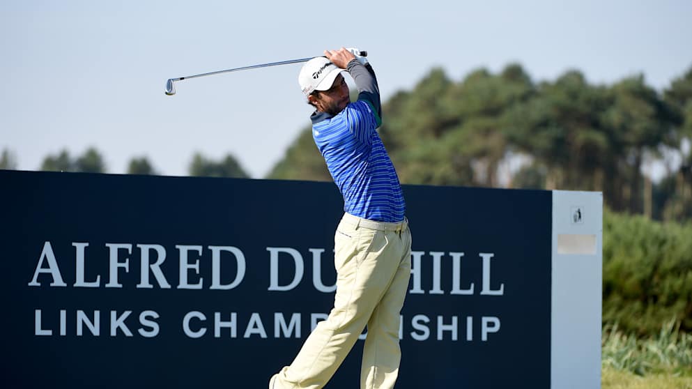 Edoardo Molinari practicing at Kingsbarns