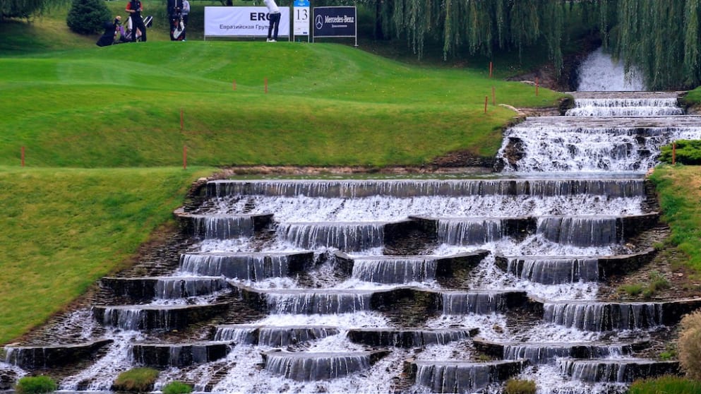 Adrien Bernadet (Phil Inglis)