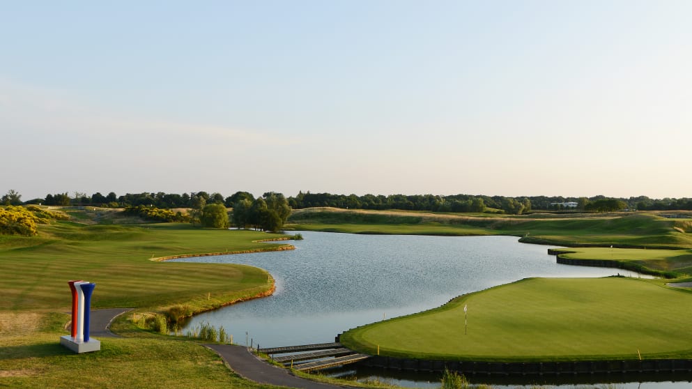 The 18th hole of L'Albatros, Le Golf National
