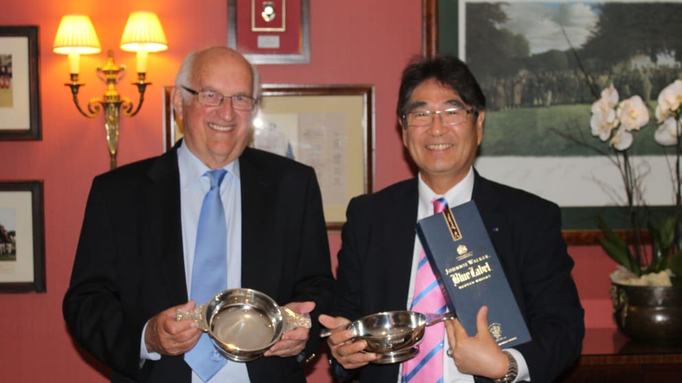 Neil Coles, Chairman of The European Tour, and Akito Mizuno, President of Mizuno Corporation