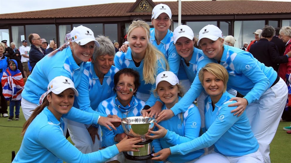 The victorious Great Britain and Ireland team with the Curtis Cup after  their 10.5-9.5 victory at Nairn