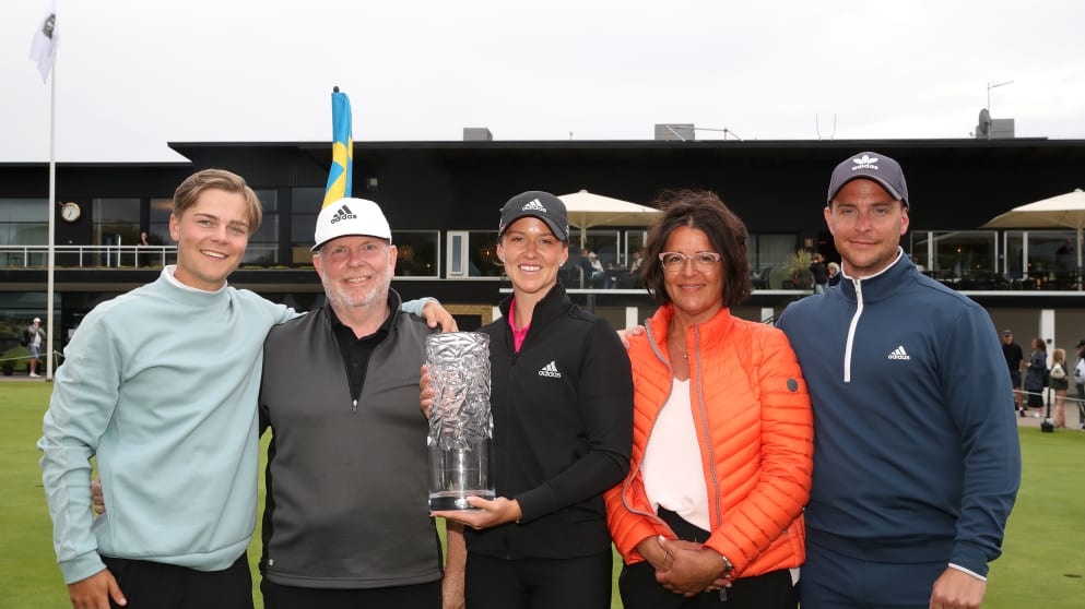 Linn Grant family Volvo Car Scandinavian Mixed-1402511909