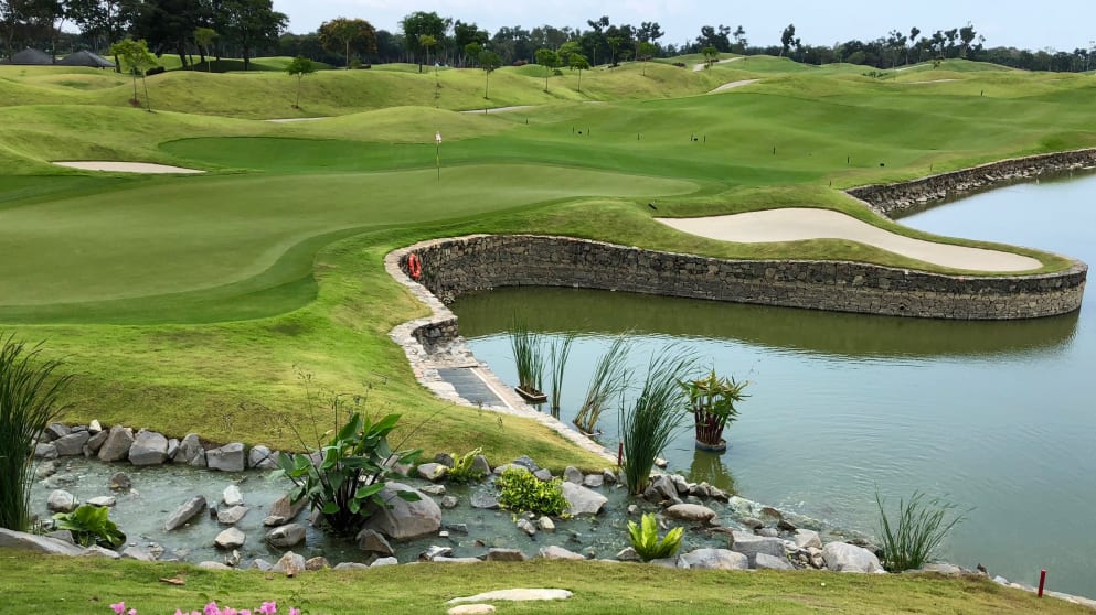 Laguna National - Classic Course Hole #6 (Green + Waterfall)