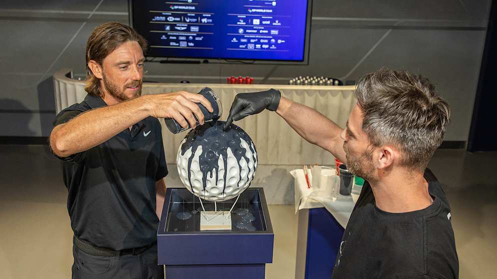 Tommy and Craig paint pour at Play-Offs