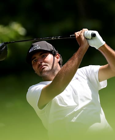 Eugenio Chacarra two ahead at midway point