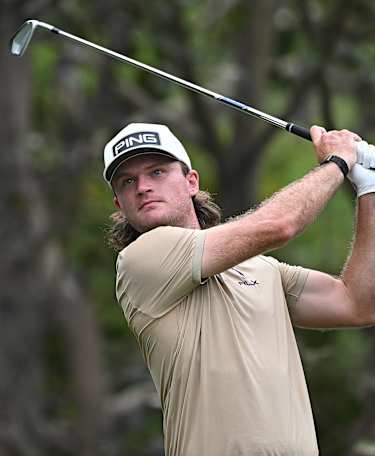 Schott leads after first round in India
