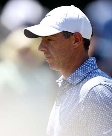McIlroy lead quickly trimmed in round three