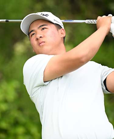 Zhou hits sensational 62 to lead in Austria