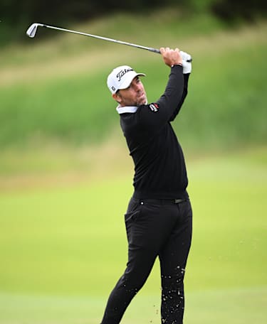 Guerrier sets target as wind brings second stoppage on day one
