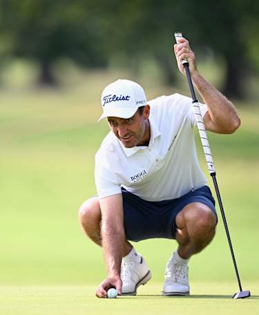 Edoardo Molinari flies into home lead